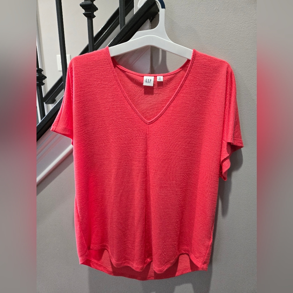 Women's Top - GAP, Size XS, Coral color